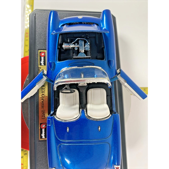 Road Tough 1957 Chevy Corvette 1:24 Scale Diecast Model Car With Plastic Stand - Picture 12 of 16